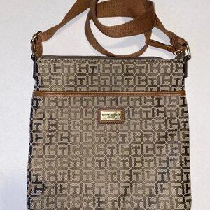 TOMMY HILFIGER - CROSS BODY BAGE - EXCELLENT CONDITION